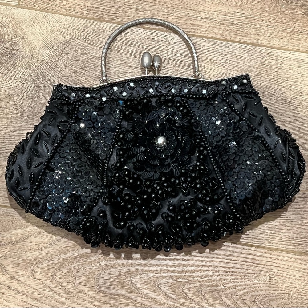 Stunning Vintage Beaded Black Sparkly Handbag with detachable silver chain strap